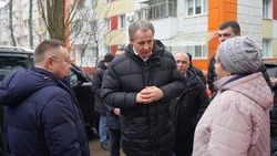 Глава Минстроя РФ Ирек Файзуллин осмотрел восстановление домов в Шебекинском округе и Белгороде 