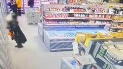 41-летнюю жительницу Яковлевского городского округа уличили в серии краж из супермаркетов