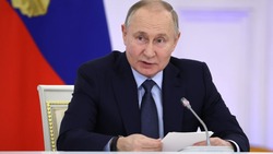 Владимир Путин обсудил с Вячеславом Гладковым ситуацию в Белгородской области