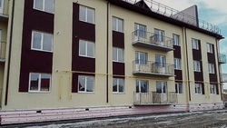 Олег Медведев проверил ход строительства домов для переселения из аварийного жилья в Томаровке 