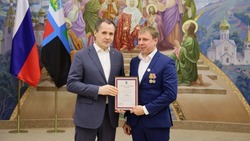 Вячеслав Гладков поздравил работников скорой помощи с профессиональным праздником