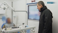 Вячеслав Гладков проверил работу нового мобильного стоматологического комплекса