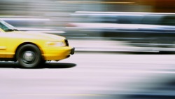 Аналитики предсказали повышение цен на такси в России на 20% 