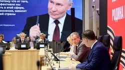 Вячеслав Гладков поручил усилить контроль за качеством строительства оборонительных сооружений 