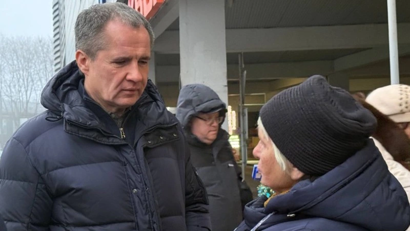 Гладков проверил цены на новогодней ярмарке в Белгороде