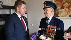 Мэр Белгорода поздравил 98-летнего ветерана-снайпера с Днём Победы 