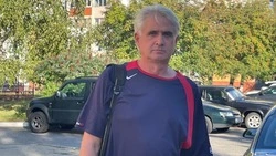 Не только мяч гонять… Тренер СШОР Олег Выдрин воспитал не один десяток юных футболистов