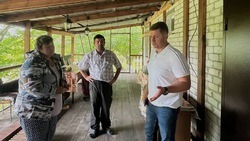 Валентин Демидов встретился с владельцами пострадавшего в результате обстрела дома на Луначарского