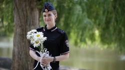 Полицейские поздравили белгородцев с Днём семьи, любви и верности