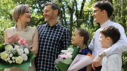 Шесть многодетных семей Яковлевского округа отмечены почётным знаком «Материнская слава»