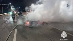 Легковушка загорелась на трассе в Яковлевском округе 