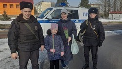 «Цветочный патруль» вышел на улицы Яковлевского городского округа в преддверии 8 Марта