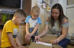 «Победа» вместе с семьёй отправили военнослужащему Игорю Шолохову посылку в канун Нового года