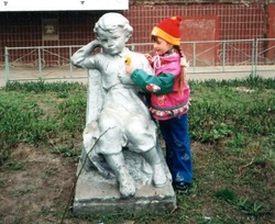 Жительница города Строителя вспомнила историю трёх городских скульптур