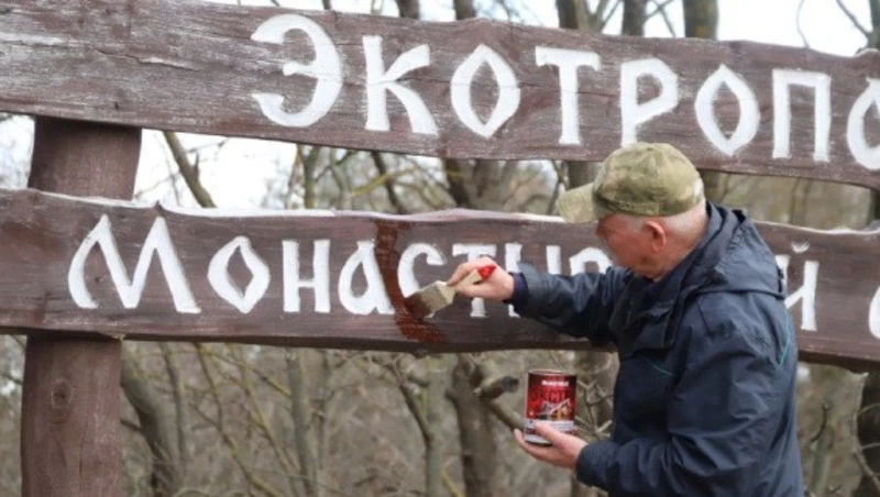 85 человек привели в порядок Монастырский лес в Белгородском округе