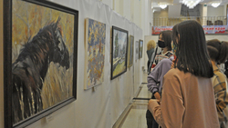 Выставка заслуженного художника Станислава Косенкова открылась в городе Строителе