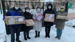 Яковлевцы поздравили пожилых людей в доме-интернате в рамках акции «Новогодний подарок»