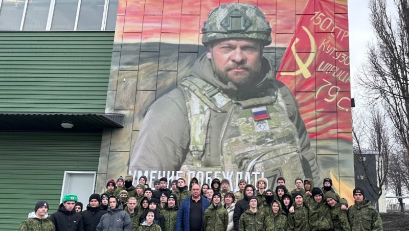 Граффити с портретом Евгения Поддубного открыли в Губкине 