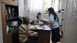 Сотрудники отдела по вопросам миграции Яковлевского округа помогли беженцам обрести новую Родину 
