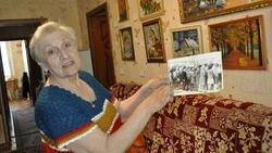 Состояние души: творить добро. Людмила Ивановна Фадеева из Строителя вяжет носки для военнослужащих 