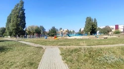 Чей же это пустырь? Жители Строителя пожаловались на состояние детской площадки по улице Ленина 