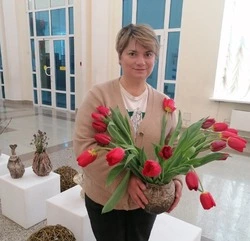 Выставка творческих работ художника по керамике Анжелы Каменевой прошла в ЯЦКР «Звёздный» Строителя 