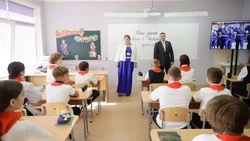 Александр Шуваев в День знаний открыл новую школу в Стрелецком