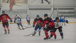 Яковлевская команда «Красная Машина» взяла «серебро» турнира по хоккею среди любительских команд 