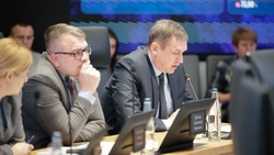 Вячеслав Гладков сообщил о выделении 19,2 млрд рублей на программу дорожных работ в 2025 году 
