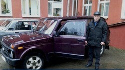 Депутат облдумы Владимир Зотов передал Яковлевскому округу для работы автомобиль «Нива»
