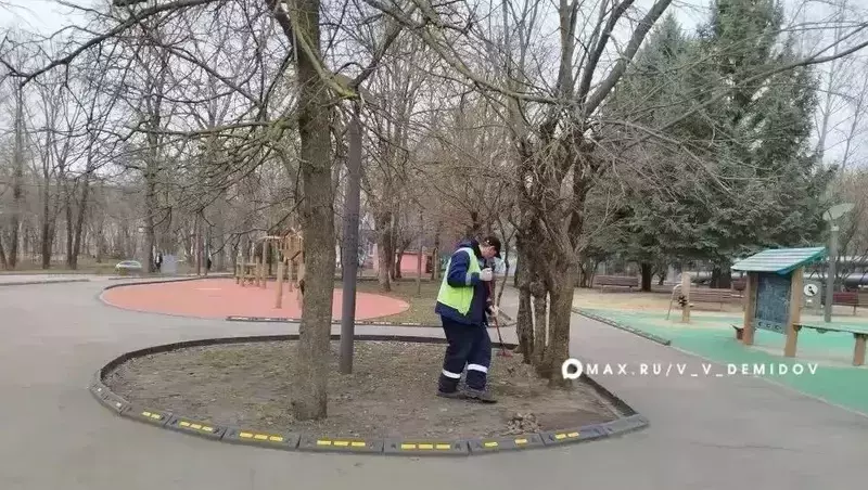 Около 400 человек вышли на уборку улиц Белгорода