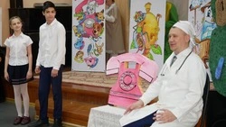 Участники яковлевского семейного театра «Подсолнушек» представили финальный спектакль