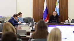 Вячеслав Гладков рассмотрел проекты участников Дня дублёра 