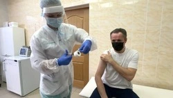 Гладков призвал белгородцев и работодателей активнее участвовать в вакцинации от гриппа