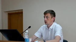 Яковлевские депутаты внесли изменения в структуру администрации городского округа