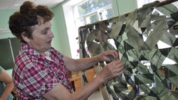Женский актив Яковлевского округа принял участие в мастер-классе по плетению маскировочных сетей 