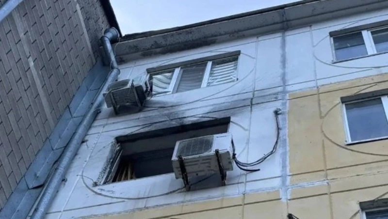 Дрон влетел в окно квартиры многоэтажки в Дубовом 