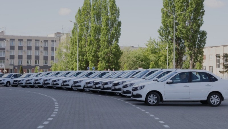Вячеслав Гладков вручил ключи от 22 новых автомобилей главврачам ЦРБ Белгородской области