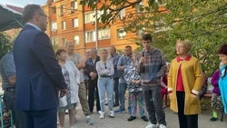 Олег Медведев встретился с жильцами дома по улице Берёзовая в Строителе