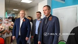 Вячеслав Гладков поздравил детей в онкогематологическом отделении с Пасхой