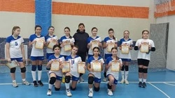 Яковлевские спортсменки стали вторыми на открытом турнире по волейболу