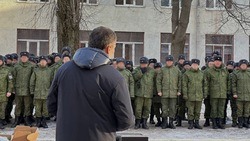 Вячеслав Гладков посетил воинские части в двух соседних регионах
