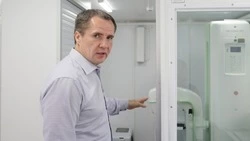 Гладков поручил расширить программу обеспечения жильём медиков в Белгородской области