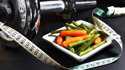 Российский диетолог Татьяна Разумовская назвала способы похудеть без диет и спорта