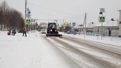Коммунальные службы включились в борьбу с метелью в Яковлевском городском округе