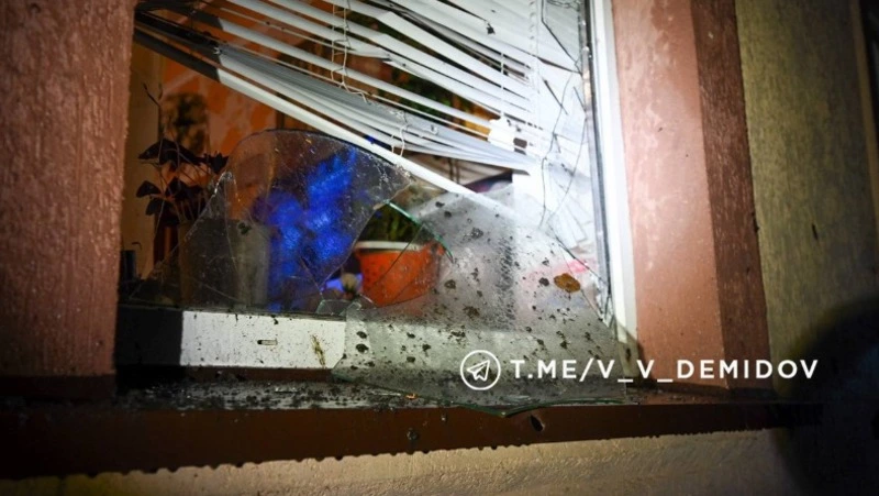 Мэр Белгорода показал последствия атаки беспилотника на город