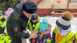Детсадовцы провели совместную с госавтоинспекторами акцию в Строителе