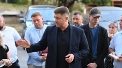 Демидов встретился с жителями дома в Белгороде, пострадавшего при атаке БПЛА 9 августа