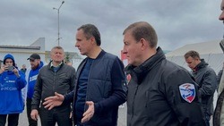 Вячеслав Гладков и Андрей Турчак проинспектировали пропускные пункты в Белгородской области