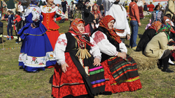 Яковлевцы представили горокруг на фестивале народного творчества «Покровские гостёбы»